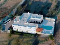 Ciner Hotel Отели рядом с достопримечательностью «Роуз-Валли»