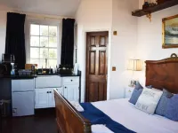 The West Usk Lighthouse Lightkeepers Lodge Hotels in Wentlooge