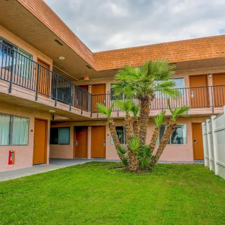 Economy Inn Buttonwillow Bakersfield I-5