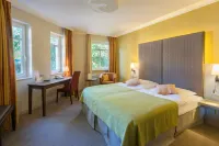 Parkhotel Güldene Berge Hôtels à : WeiBenfels