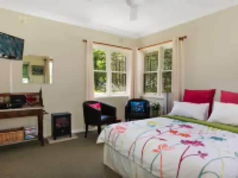 St Raphael Hotels in Leura