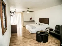 Suites Dioh Hotels near Obispado Museum