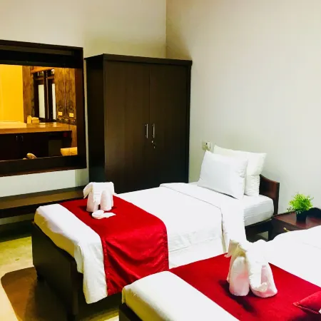 8 Plus  Villa