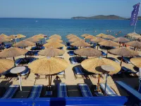 The Blue Beach Apartments - Beach