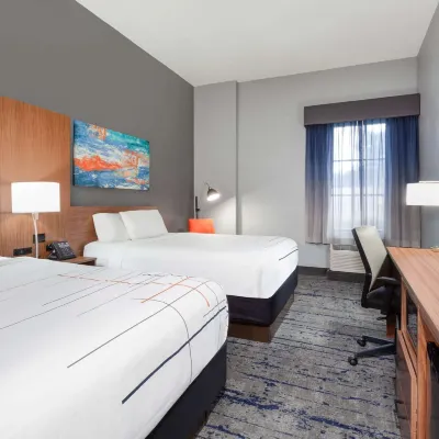 La Quinta Inn & Suites by Wyndham St. Petersburg Northeast Hotels near Enclave at St. Petersburg