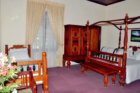 Chelthnam Bungalow
