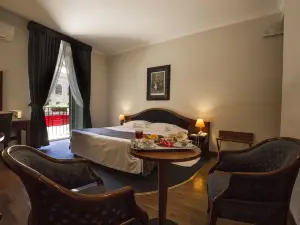 Massimo Plaza Hotel