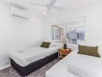 Relax on Marine Parade 2 BDR Apartment - 3-Star