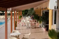 Eleni Hotel - พร้อมอาหารเช้า