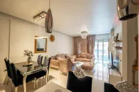 Tirent Apartment-Spacious 2-Bedroom Stay in Delijorgji Tirana - Хоумстей