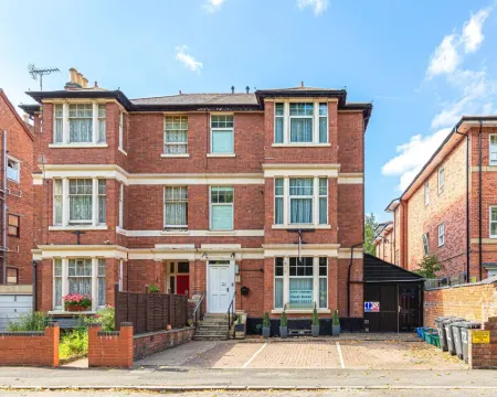 ซิตี้ เซ็นเตอร์ เกสต์ เฮาส์ - กลอสเซสเตอร์ พาร์ค โรงแรมในกลอสเตอร์