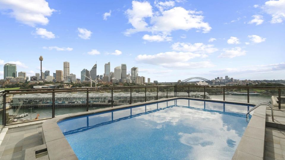 Heart of the City Minutes from Macleay Street