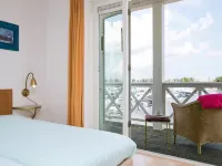 Villa in Cape Helius with Garden Terrace Hotels in Hellevoetsluis