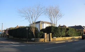 Lovely Spacious 3 Bedded First Floor Apartment