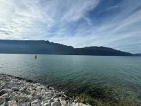 Magnificent apartment with view of Lac du Bourget and waterfront (20 meters) Hotel a Tresserve