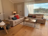 Elegant vacation home Seeidylle with a view of Lake Möhne and Ansberg Forest Hotels in Mohnesee