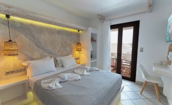 Nikos Apartments and Studios