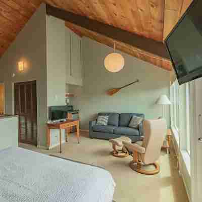 Embarcadero Resort Rooms