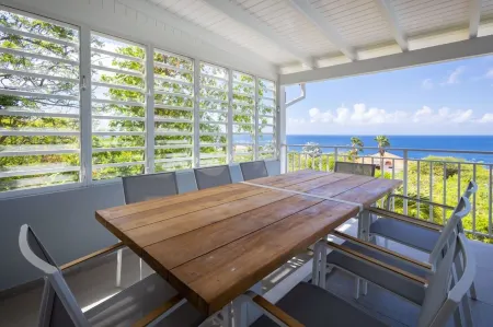 Coral Dreams Ocean Whispers at Villa Solaris Отели рядом с достопримечательностью «Cas Abao Beach»