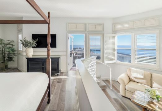 블루 랜턴 인 A 4 시스터스 인