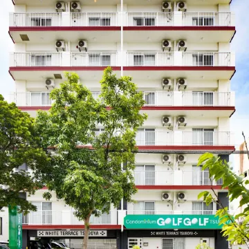 Condominium Golf Golf Tsuboya Отели рядом с достопримечательностью «Замок Сури»