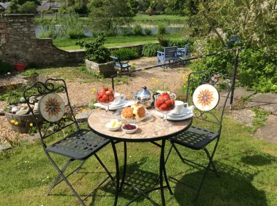Aberllynfi Riverside Guest House Отели в г. 