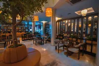 Royal Comfort Hotel - С баром
