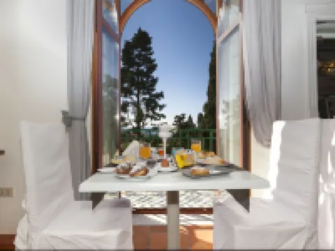 ルインズ B&B エルコラーノのホテル