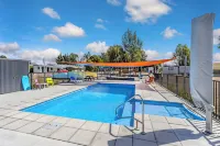 North South Holiday Park - Pools