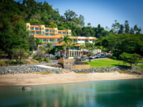 シングレー ビーチ リゾート Airlie Beach Budget Autos周辺のホテル