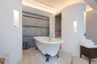 The Alamo Guest House - Hot Tub