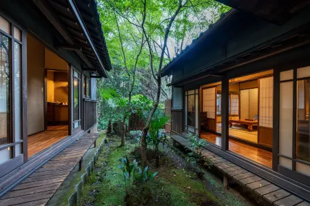 Nihon-No-Ashitaba Отели рядом с достопримечательностью «Yufuin Showa Museum»