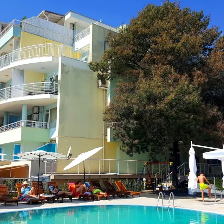 Perla Apartments