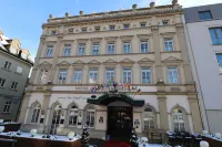 Hotel DREI SCHWANEN - Hohenstein-Ernstthal Hotels in der Nähe von Langenchursdorf, Falken, Langenberg