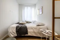 Emilia Suite Young