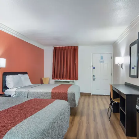Motel 6 Marshall, TX