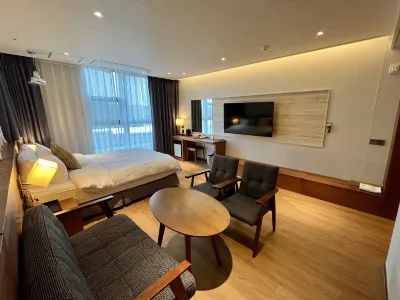 New Grand Hotel Các khách sạn gần Gyeongnam National University Of Science And Technology