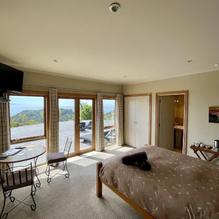 Parautane Lodge