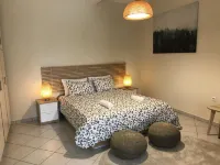 Flight Apartments Airport by Airstay - Parking