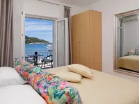Sunshine Apartment Doda Hotels in Vela Luka