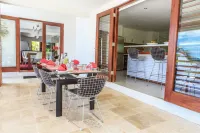 Cocosan Villa فنادق في Drapers
