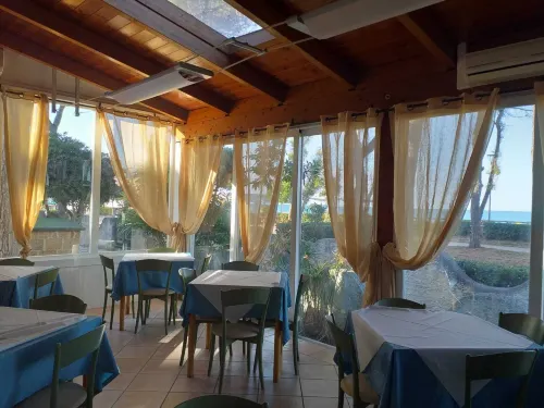 Quadruple Room for a Totally Relaxing Holiday 20 Meters from the Sea - con vista mare