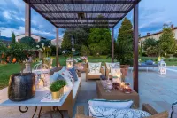 Villa Hugo in Lucca with 5 Bedrooms and 6 Bathrooms
