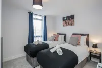 Watford Cassio Deluxe - Modernview Serviced Accommodation - bar