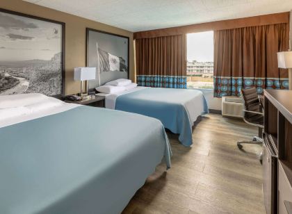 Super 8 by Wyndham Laredo