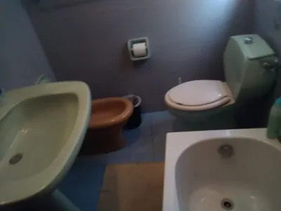 Room-Large Room for Five People