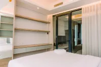 Elegant and Comfort 1Br at the Smith Alam Sutera Apartment Hotels near Yuli MSI Ciledug