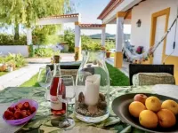 Farmhouse Sleeps 8 with Pool & Horses Hotele w: Évora de Alcobaça