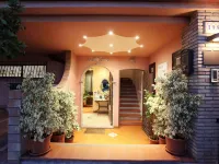 ميندوليا بيتش هوتل Hotels near إيزولا بيلا