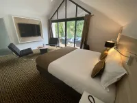 Domaine du Moulin des Marais Hotels in Epone